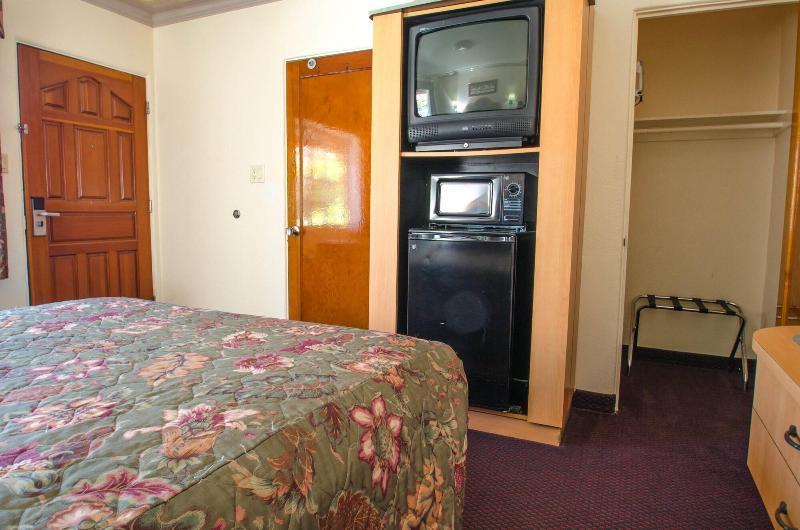 Motel Economy Banos 2*