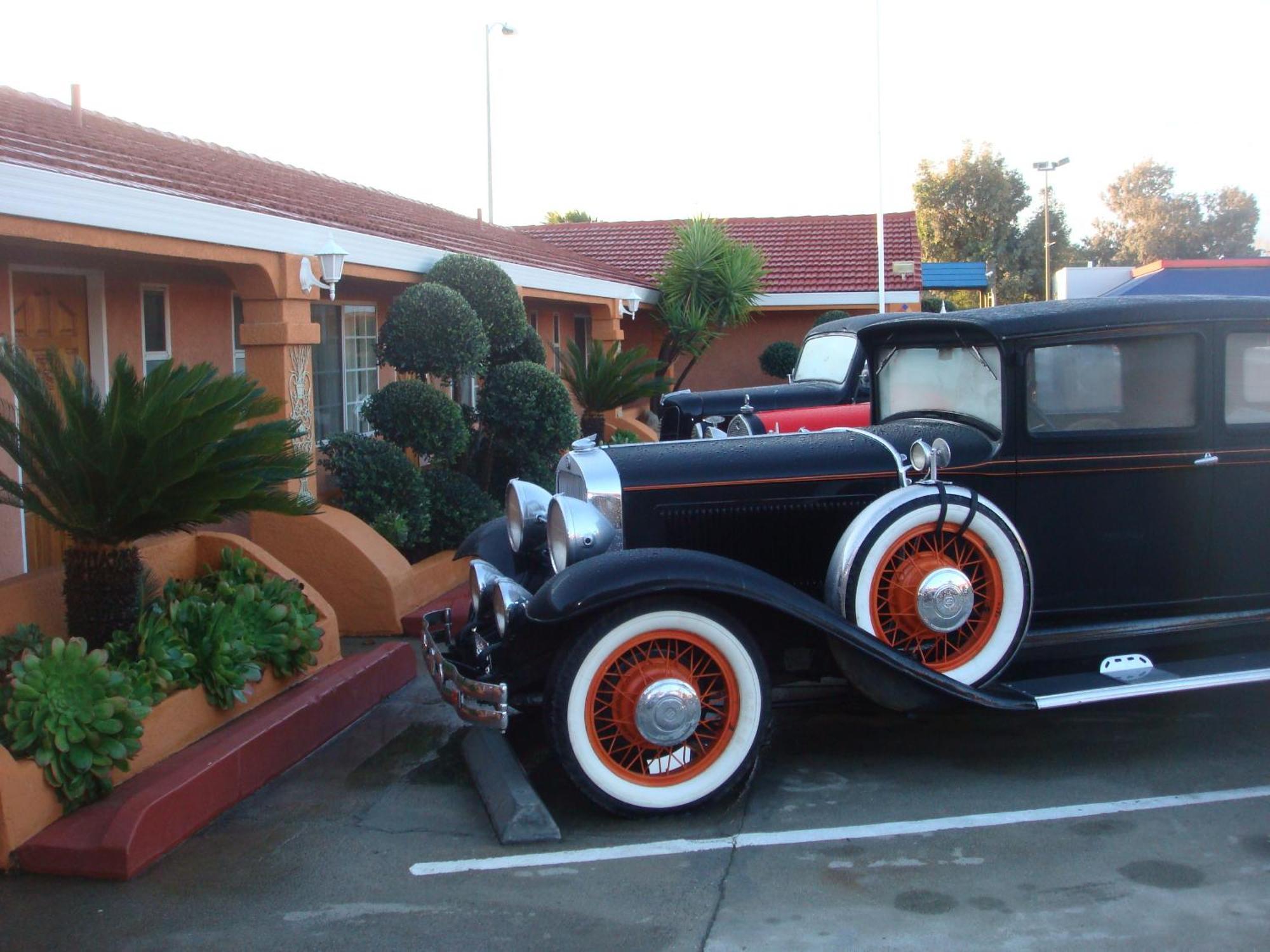 Economy Banos Motel