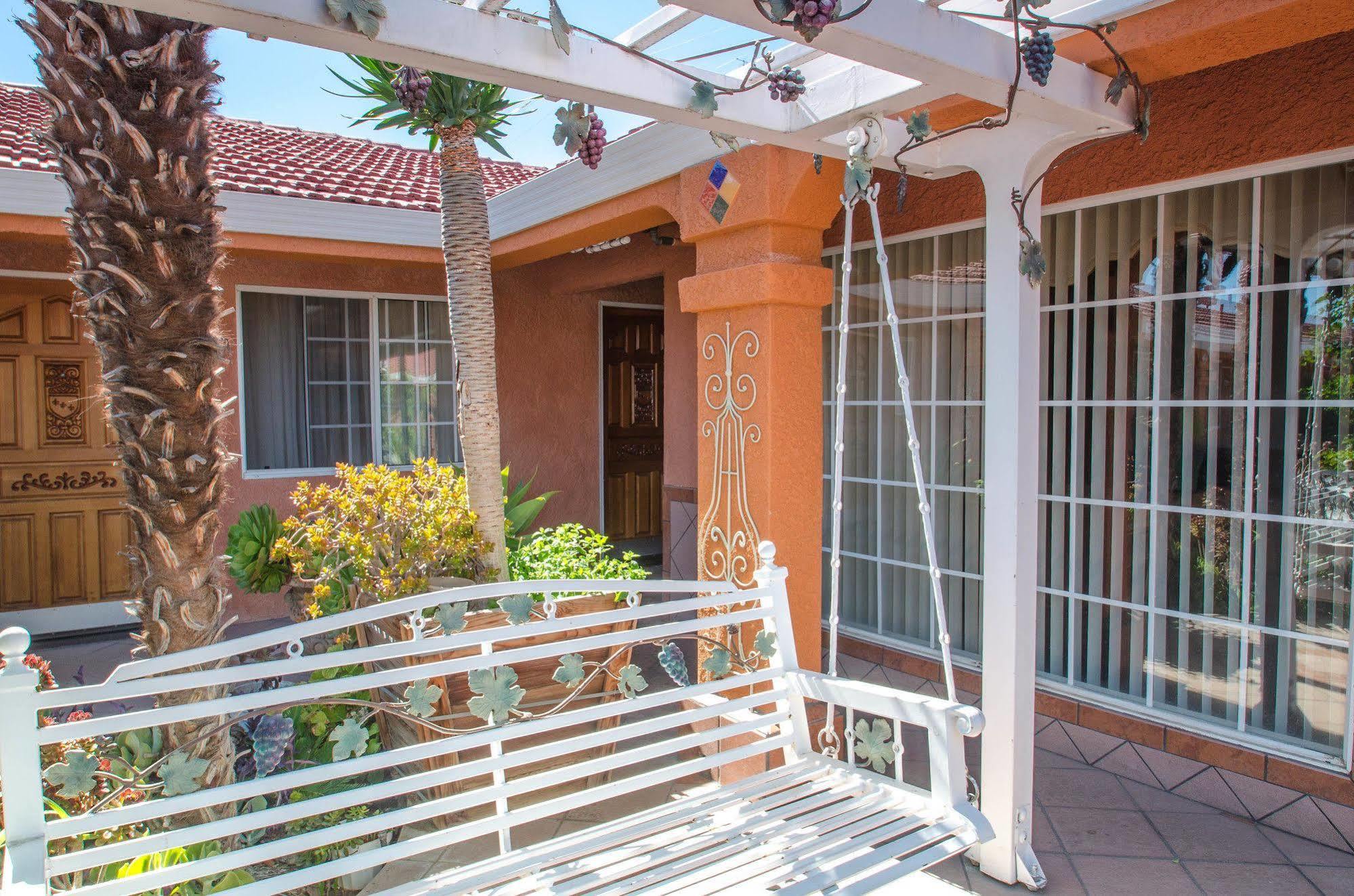 Motel Economy Banos 2*